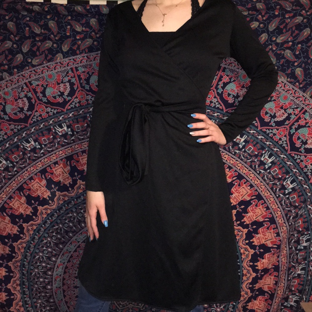 Vintagw Black long sleeve wrap dress size 6/8 - Picture 4 of 7